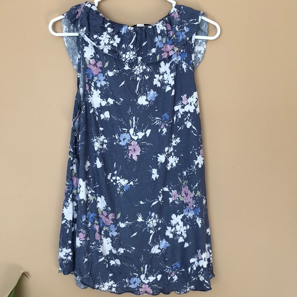 Banana Republic floral tank with ruffle neckline - Picture 6 of 7